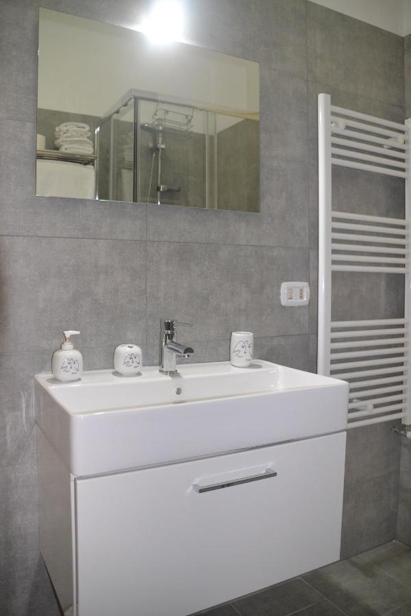 Dolphin House Apartment Помпей Екстериор снимка