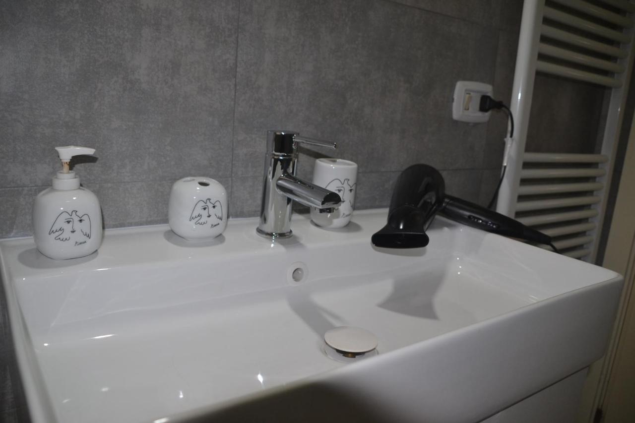 Dolphin House Apartment Помпей Екстериор снимка
