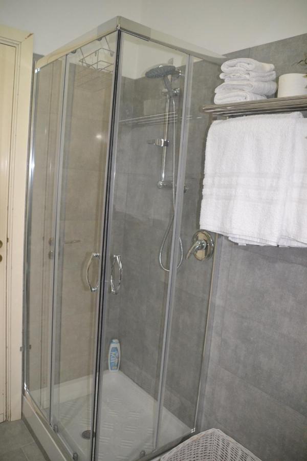 Dolphin House Apartment Помпей Екстериор снимка
